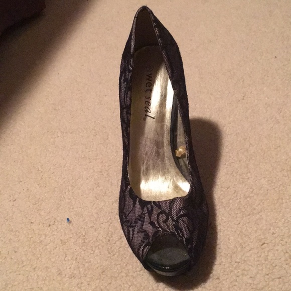 NEW Wet Seal Black Lace Peep Toe Heels in 9 - Picture 5 of 5